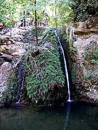 Vodopád v Petaloudes – Údolí motýlů